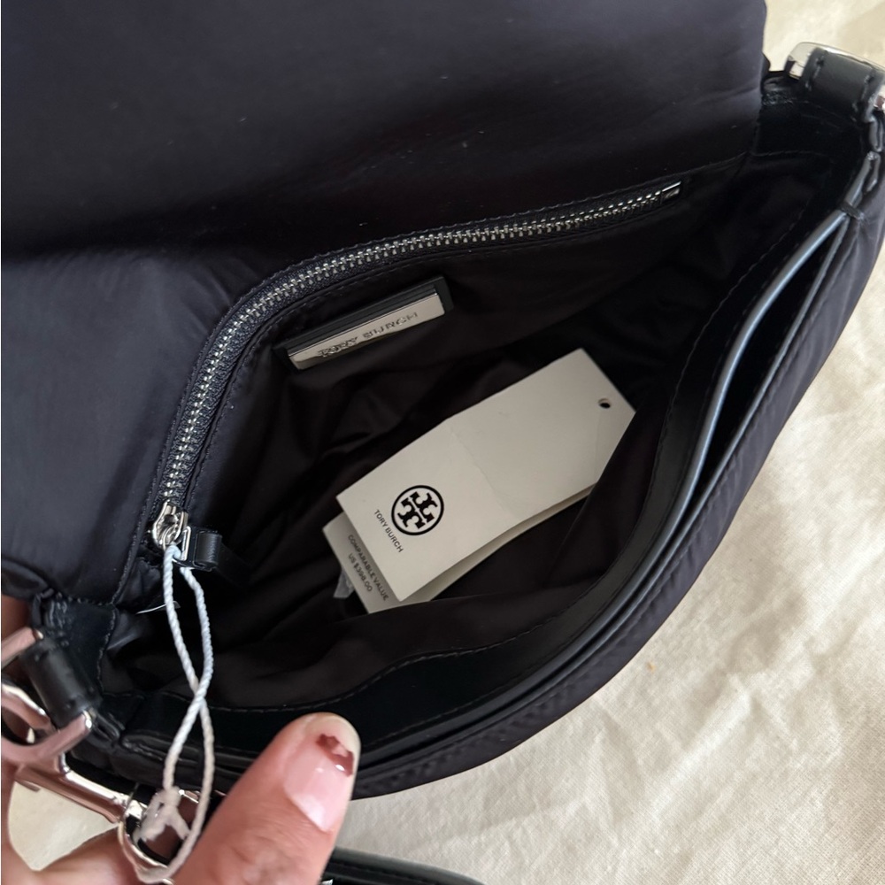 New Tory Burch Britten puff crossbody in black & matching cardholder - Picture 5 of 11